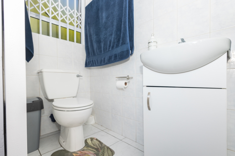 3 Bedroom Property for Sale in The Crest Western Cape